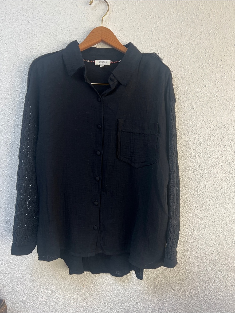 Umgee oversized Black Button-Front Women's Shirt with Lace Sleeves